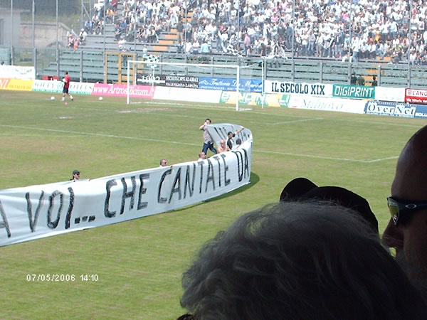 gli ultras salutano gli ultras